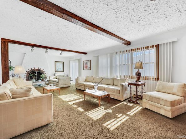 7 Park Circle, Cedarhurst NY 11516