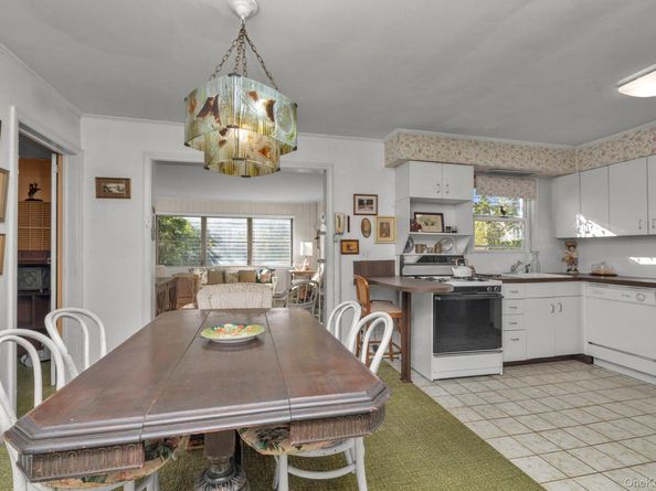 350 Paul Place, West Hempstead NY 11552