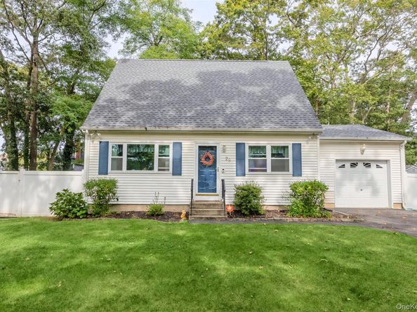 29 Bedford Avenue, Mastic NY 11950