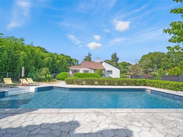 8 School Street, Hampton Bays NY 11946