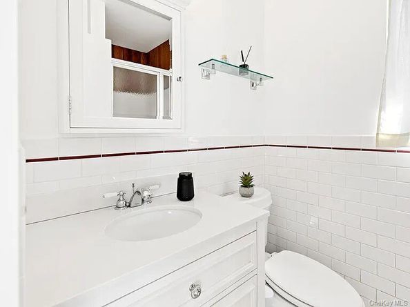 8 School Street, Hampton Bays NY 11946