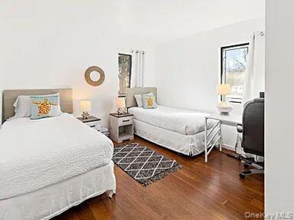 8 School Street, Hampton Bays NY 11946