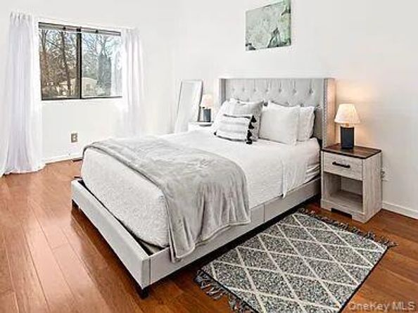 8 School Street, Hampton Bays NY 11946