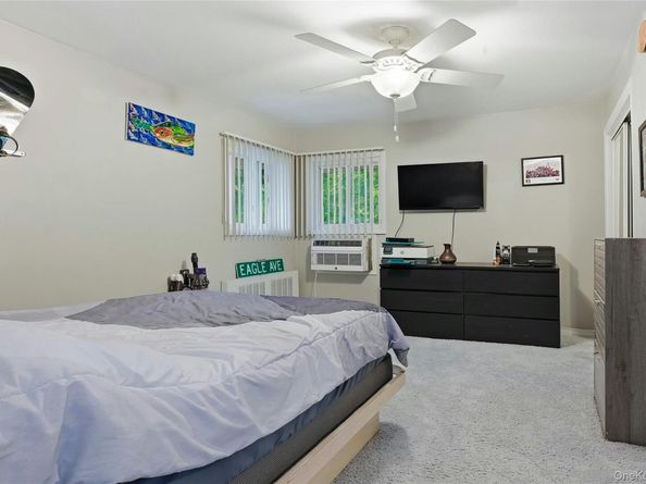 131 Edmunton Drive G14, North Babylon NY 11703