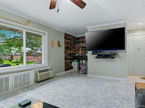 131 Edmunton Drive G14, North Babylon NY 11703