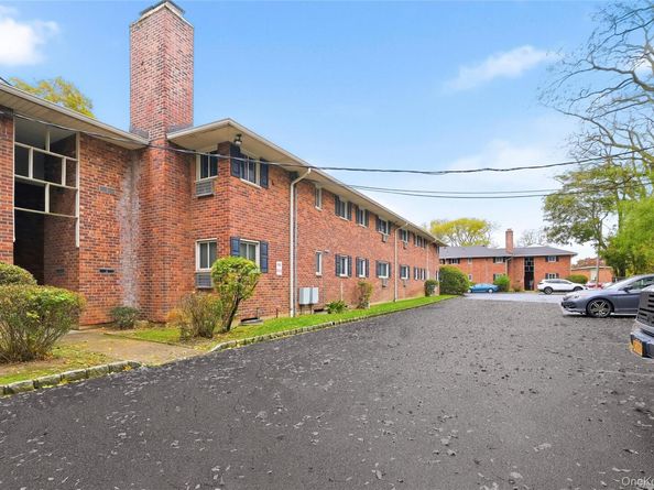 131 Edmunton Drive G14, North Babylon NY 11703