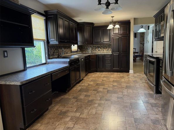 198 Guildford Court, West Hempstead NY 11552