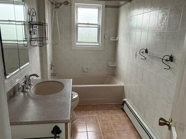 198 Guildford Court, West Hempstead NY 11552