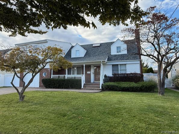 198 Guildford Court, West Hempstead NY 11552