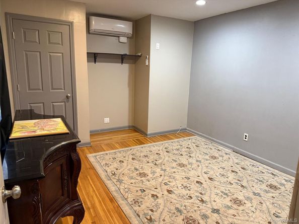 198 Guildford Court, West Hempstead NY 11552