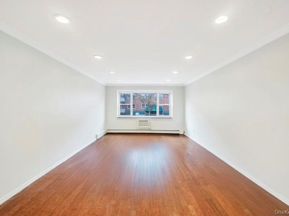 101 Lincoln Avenue 1f, Mineola NY 11501