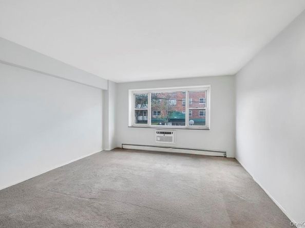 101 Lincoln Avenue 1f, Mineola NY 11501