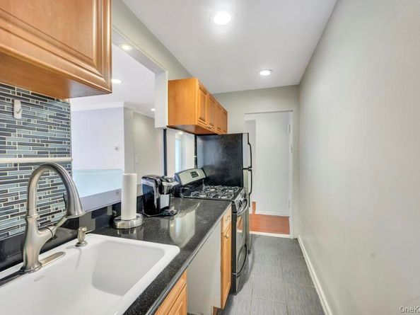 101 Lincoln Avenue 1f, Mineola NY 11501