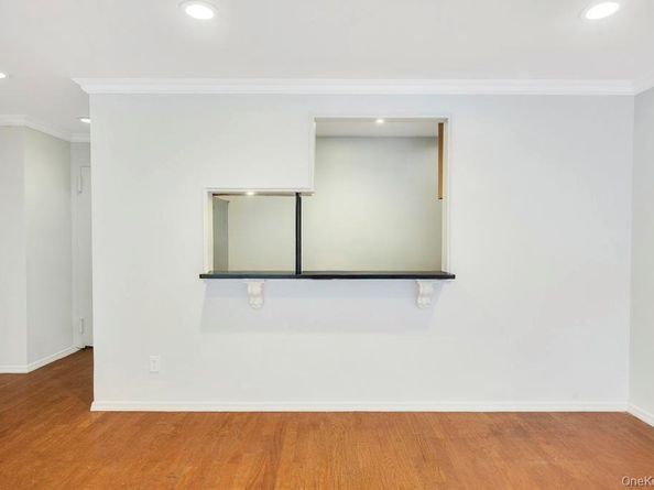 101 Lincoln Avenue 1f, Mineola NY 11501