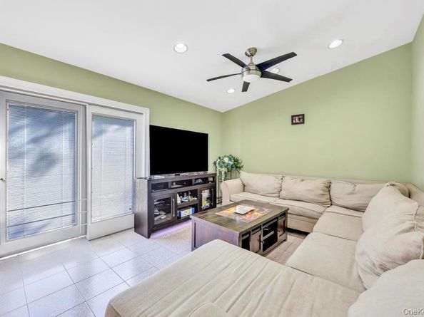 149 Foster Avenue, Valley Stream NY 11580