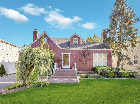 149 Foster Avenue, Valley Stream NY 11580