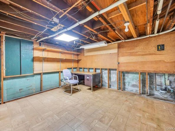 149 Foster Avenue, Valley Stream NY 11580