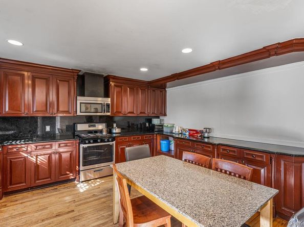 47 Jackson Avenue, Mineola NY 11501