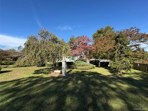 173 Hot Water Street, Manorville NY 11949