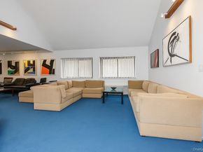 21 Canterbury 17, Great Neck NY 11021