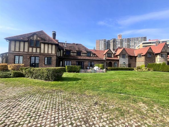 168-15 Powells Cove Blvd, Beechhurst NY 11357