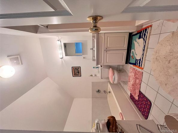 168-15 Powells Cove Blvd, Beechhurst NY 11357