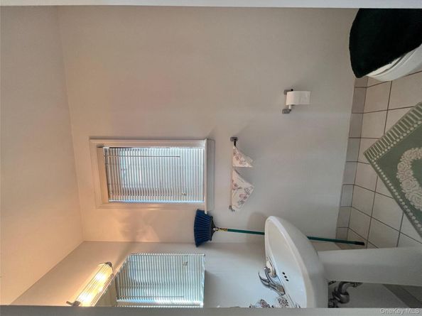 168-15 Powells Cove Blvd, Beechhurst NY 11357