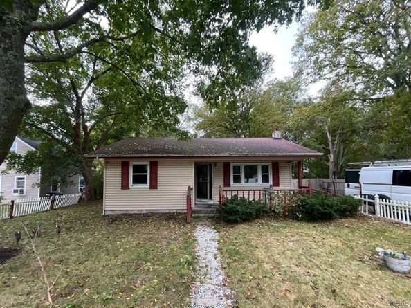 266 Station Road, Bellport NY 11713