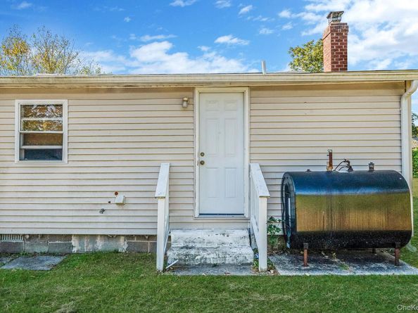 15 Sayville Road, Mastic Beach NY 11951