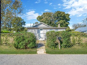 15 Sayville Road