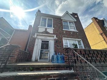 2030 E 18th Street