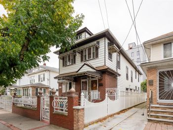 956 E 37th Street