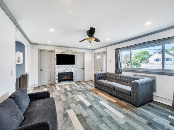 24 Raynor Street, West Babylon NY 11704