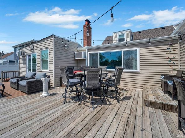 24 Raynor Street, West Babylon NY 11704