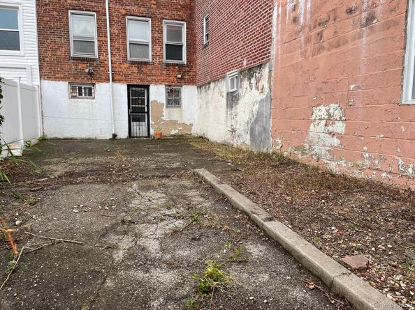 70-03 52nd Avenue, Maspeth NY 11378