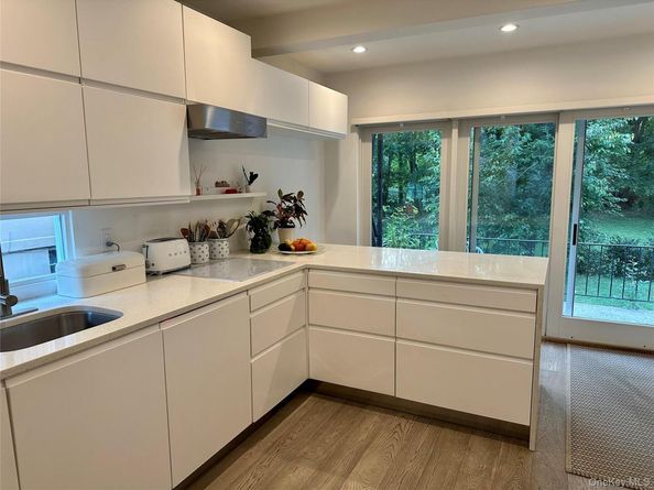 25 Parkway Road, Bronxville NY 10708