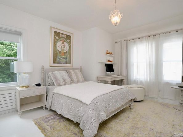 25 Parkway Road, Bronxville NY 10708