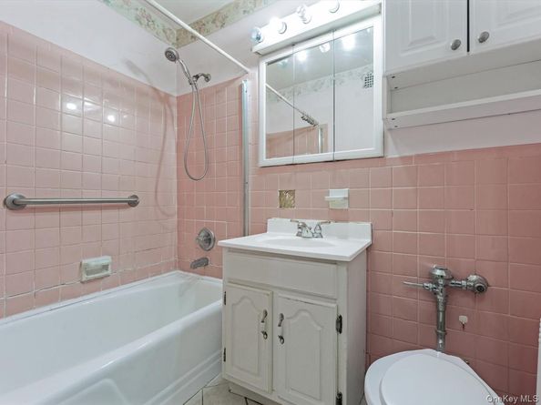 88-25 155 Avenue 6M, Howard Beach NY 11414