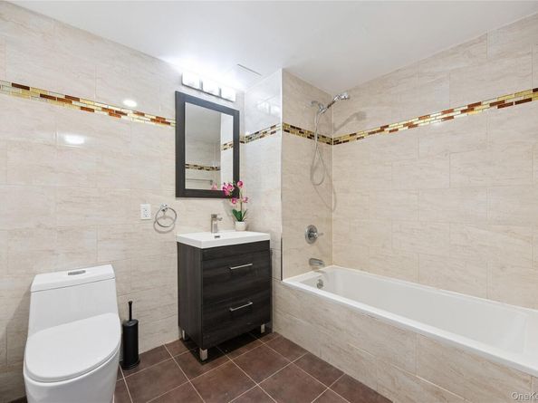 3520 146th Street 3B, Flushing NY 11354