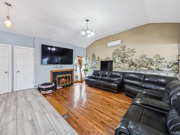 204A Broadway, Massapequa Park NY 11762