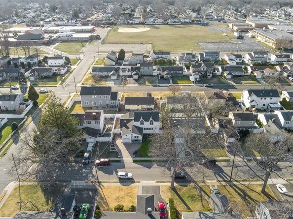 204A Broadway, Massapequa Park NY 11762