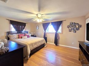 16 Ballad Circle, Holbrook NY 11741