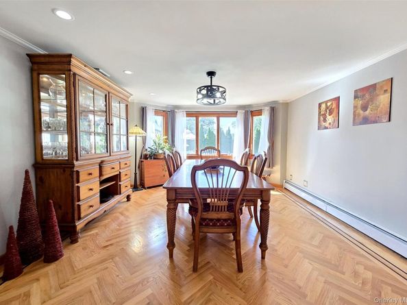 16 Ballad Circle, Holbrook NY 11741