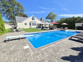 16 Ballad Circle, Holbrook NY 11741