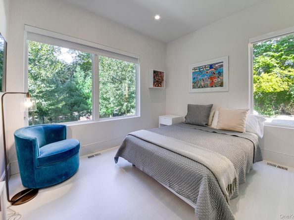 70 Cove Hollow Road, East Hampton NY 11937