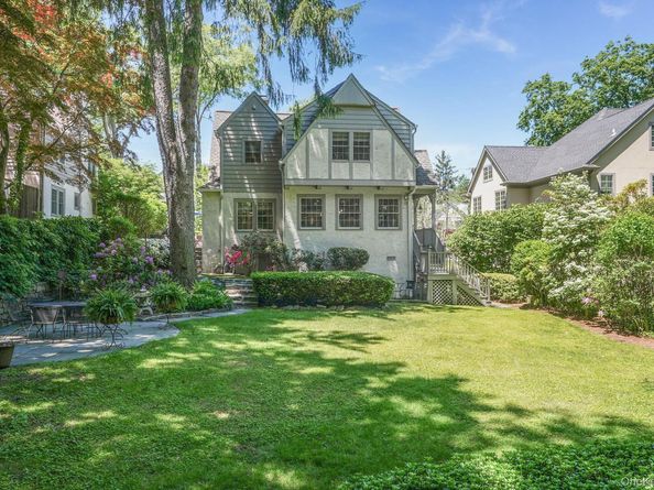 16 Coralyn Road, Scarsdale NY 10583
