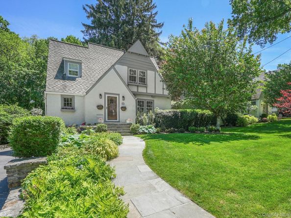 16 Coralyn Road, Scarsdale NY 10583