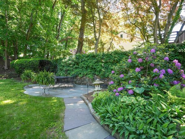 16 Coralyn Road, Scarsdale NY 10583