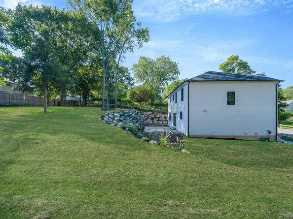 14 Long View Drive, Wading River NY 11792