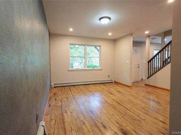 14 Hill Road, Saint James NY 11780